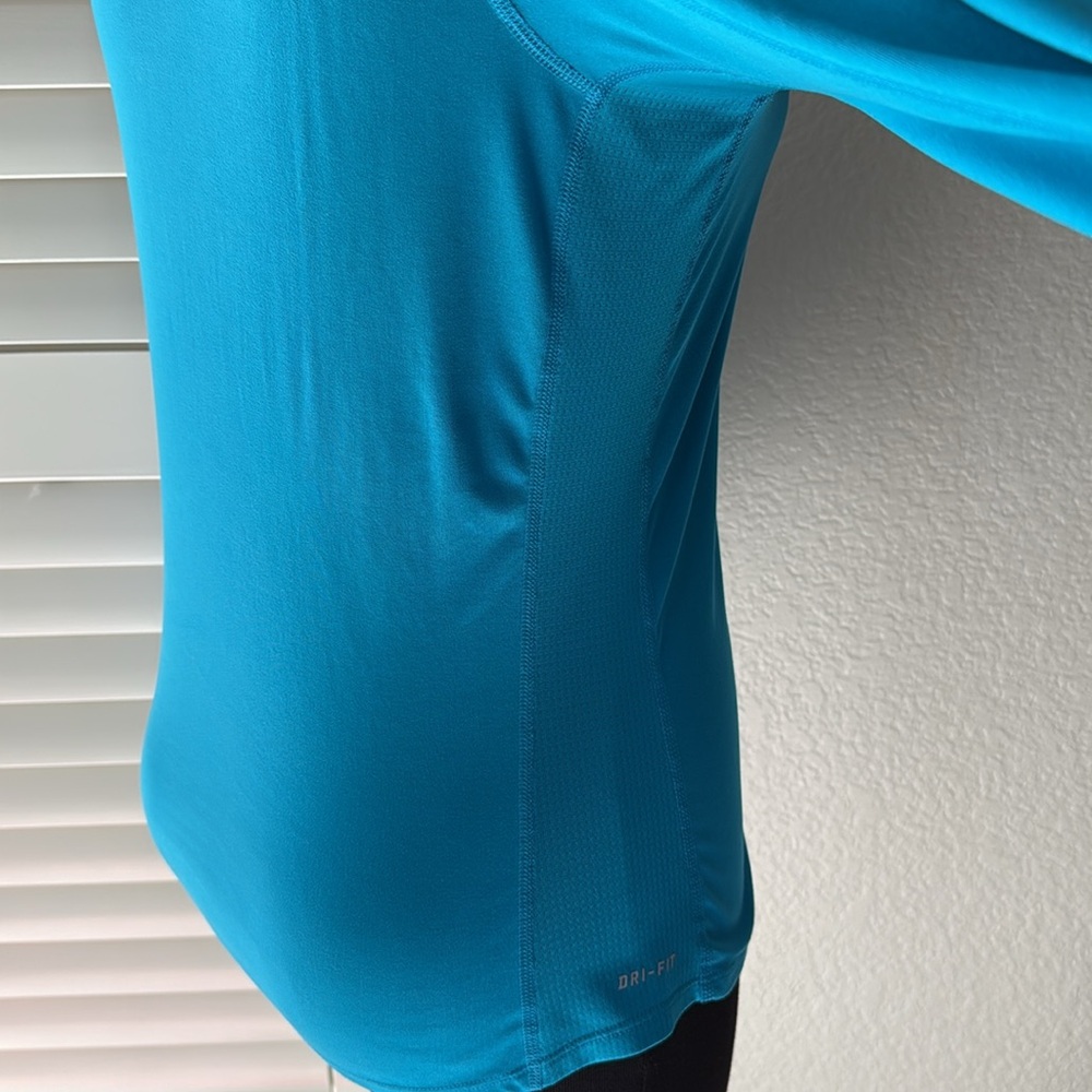 Nike Womens Running Top Long Sleeve Size Medium in Blue - Picture 5 of 8